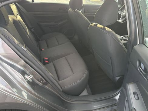 Used 2025 Nissan Altima 2.5 SV FWD image 12