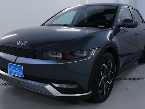 Used 2022 Hyundai Ioniq 5 SE image 3