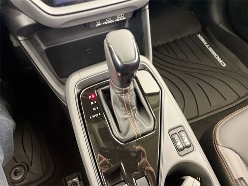 New 2026 Subaru Crosstrek 2.5i Limited w/ Crosstrek Mirror Package image 17