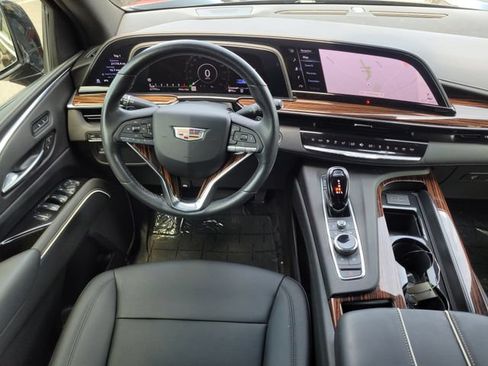 Used 2022 Cadillac Escalade ESV Luxury AWD/4WD image 12