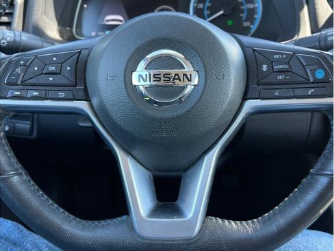 Used 2018 Nissan Leaf SV w/ SV Technology Package FWD image 10