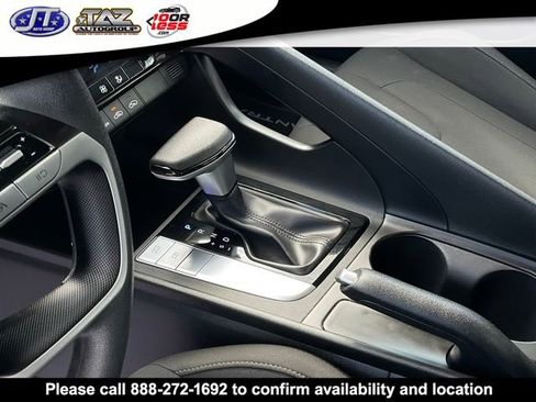 Used 2024 Hyundai Elantra SEL FWD image 17