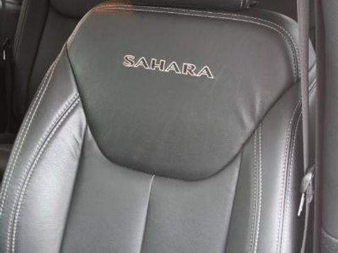 Used 2016 Jeep Wrangler Sahara AWD/4WD image 31