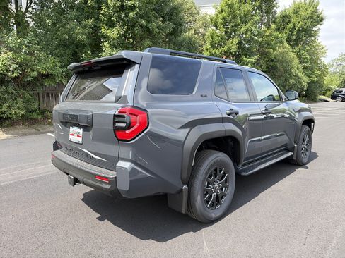 New 2026 Toyota 4Runner SR5 AWD/4WD image 4