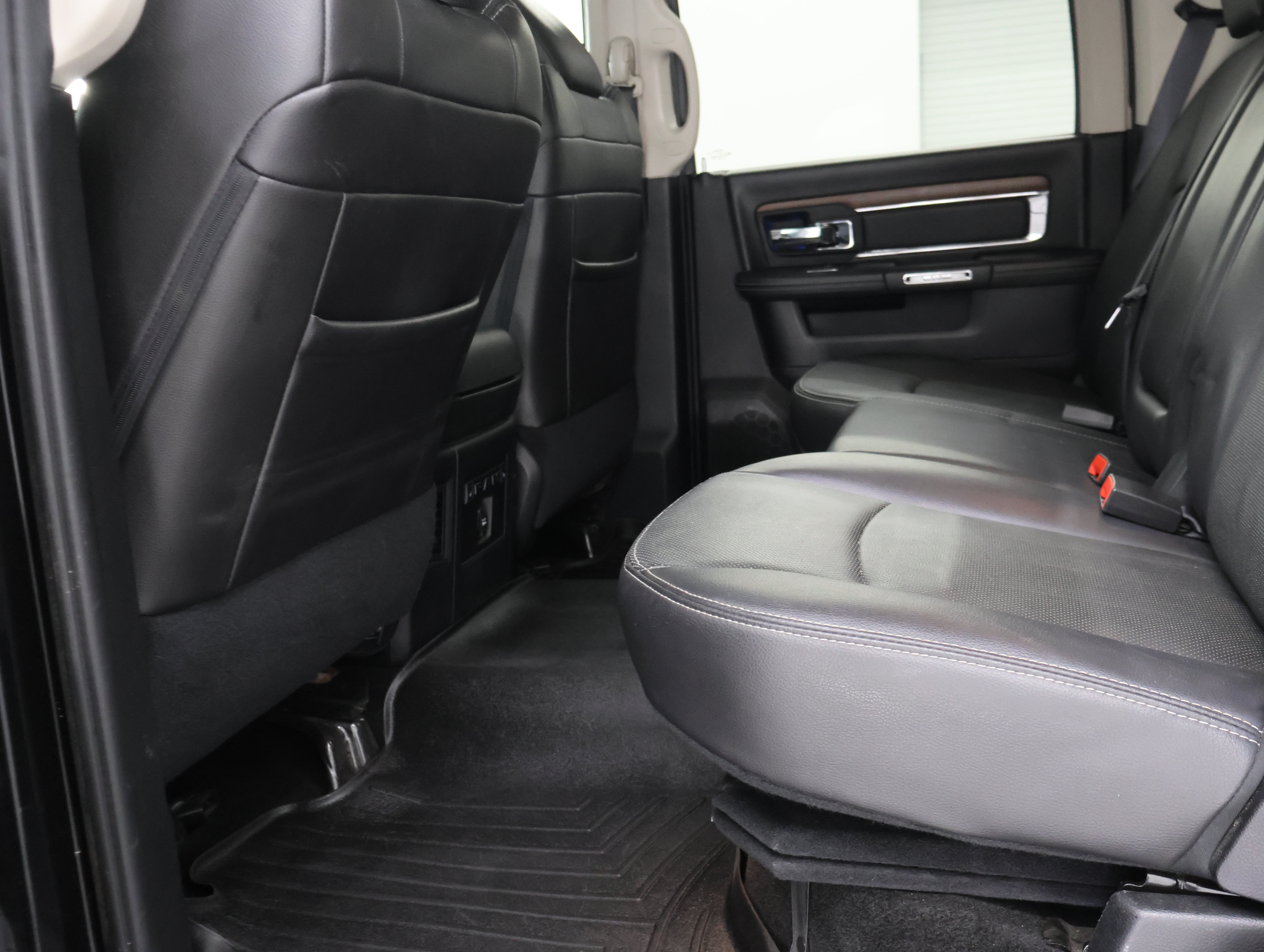 Used 2016 RAM 3500 Laramie AWD/4WD image 37