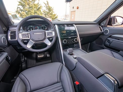 New 2026 Land Rover Discovery Limited Edition image 38