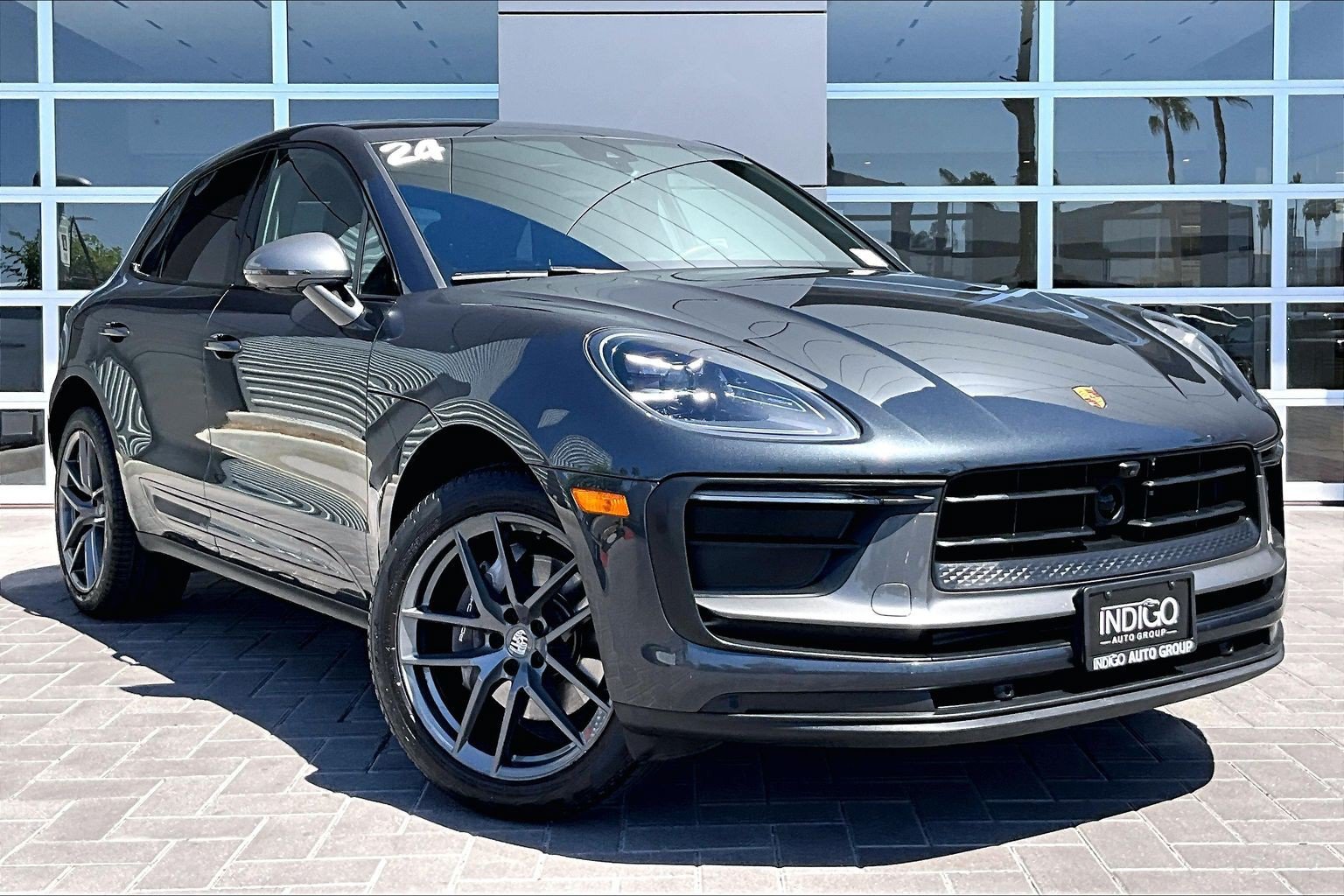 Used 2024 Porsche Macan Turbo AWD/4WD image 3