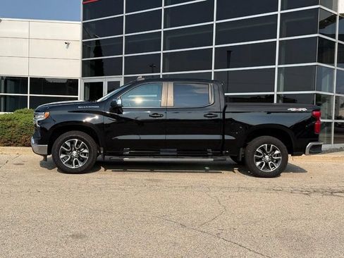 Used 2023 Chevrolet Silverado 1500 LT AWD/4WD image 6