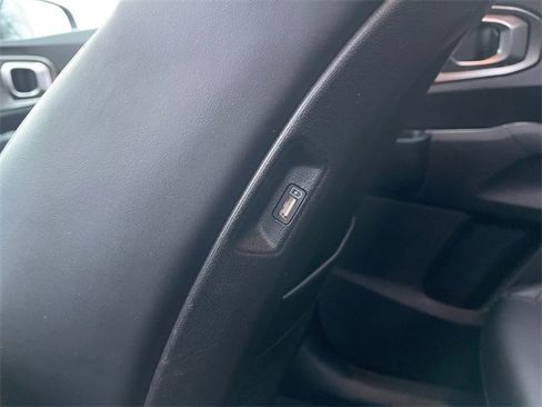 Used 2024 Kia Sorento EX image 23