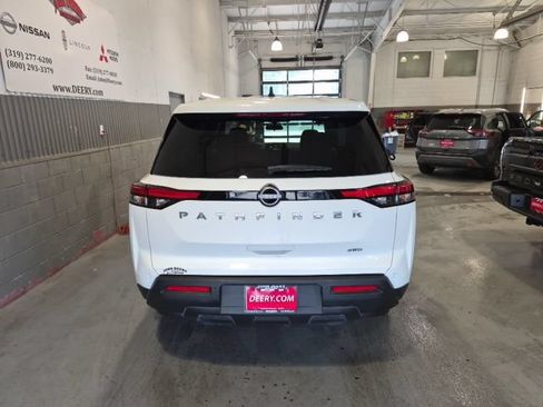 Certified 2025 Nissan Pathfinder S AWD/4WD image 4