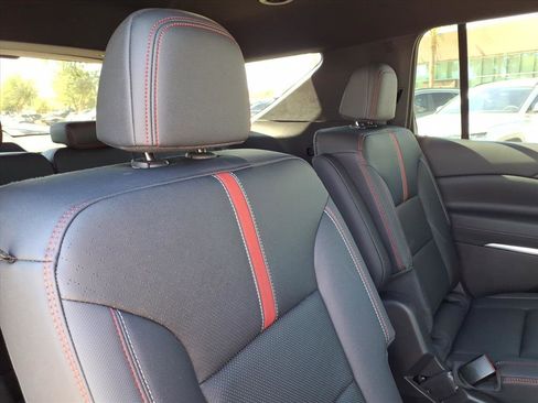 Used 2025 Chevrolet Traverse RS w/ LPO, Floor Liner Package image 14