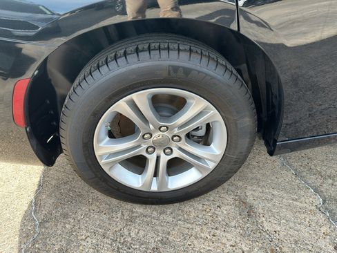 Used 2023 Dodge Charger SXT image 9