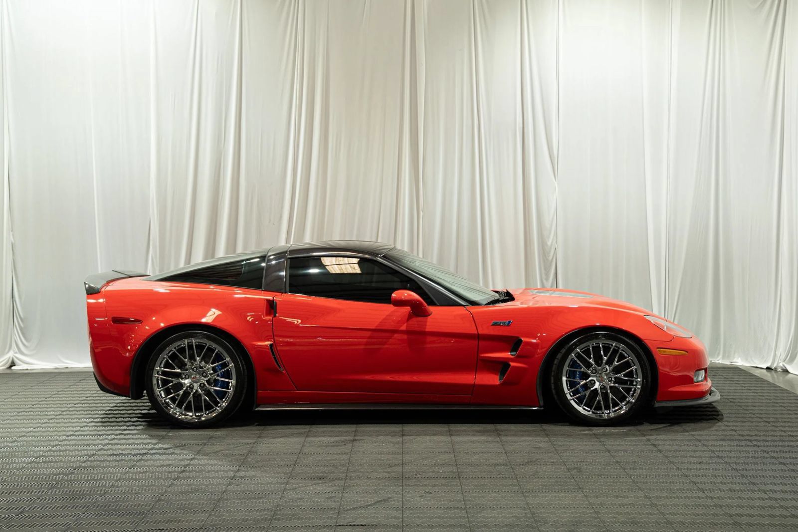 Used 2010 Chevrolet Corvette ZR1 w/ Preferred Equipment Group RWD image 5