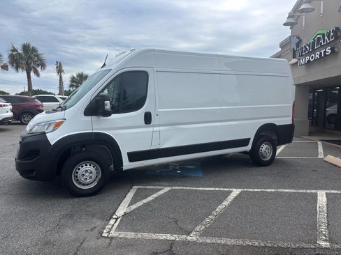 Used 2024 RAM ProMaster 2500 w/ Convenience Group FWD image 8