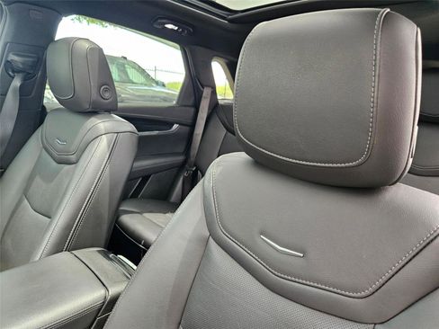 Used 2025 Cadillac XT5 Premium Luxury FWD image 7