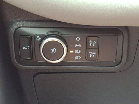 Used 2025 Ford Explorer Active w/ Active Comfort Package AWD/4WD image 16
