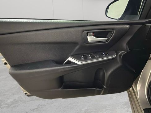 Used 2017 Toyota Camry XLE image 28