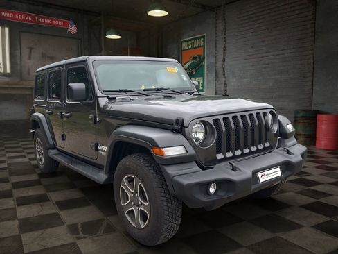 Used 2021 Jeep Wrangler Unlimited Sport AWD/4WD image 2