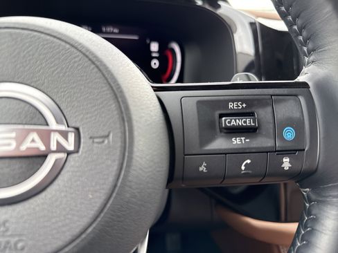 Used 2022 Nissan Pathfinder Platinum w/ Cargo Package AWD/4WD image 20