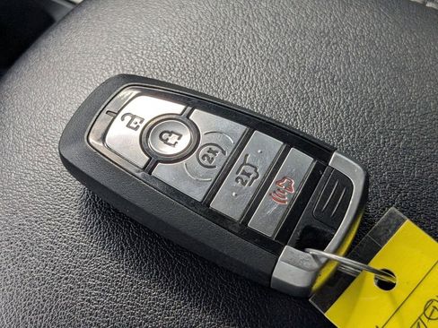 Used 2022 Ford Edge Titanium image 30