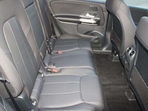 Used 2026 Mercedes-Benz GLB 250 4MATIC image 33
