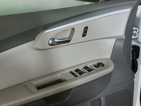 Used 2012 Chevrolet Traverse LT FWD image 15