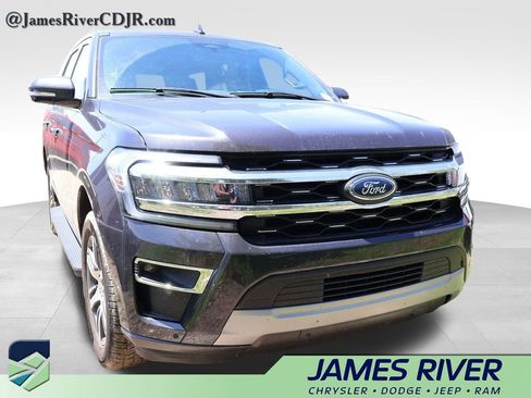 Used 2024 Ford Expedition Limited RWD image 6