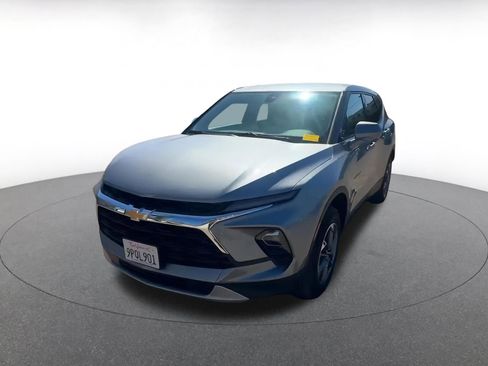 Used 2025 Chevrolet Blazer LT image 7