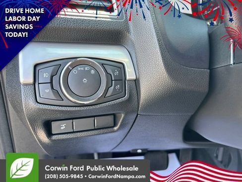 Used 2017 Ford Explorer XLT w/ Equipment Group 202A AWD/4WD image 14