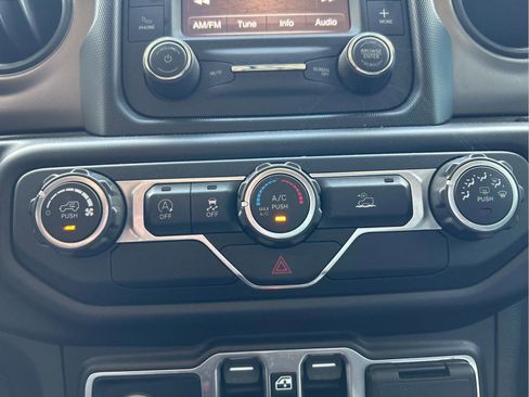 Certified 2020 Jeep Gladiator Sport w/ Quick Order Package 24S image 21