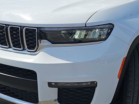 Used 2022 Jeep Grand Cherokee L Limited image 36