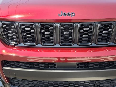 Used 2024 Jeep Grand Cherokee L Limited w/ Black Appearance Package AWD/4WD image 16