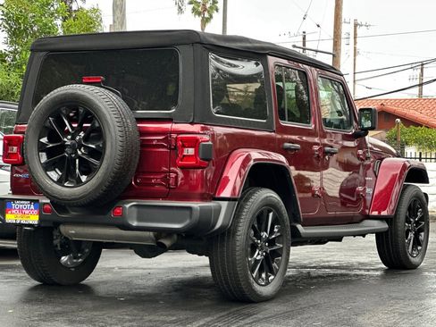 Used 2021 Jeep Wrangler Unlimited Sahara image 4