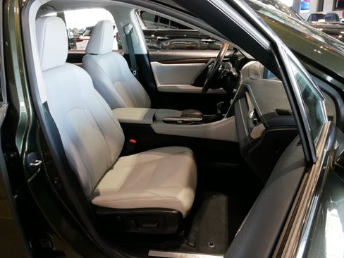 Certified 2022 Lexus RX 350 FWD w/ Premium Package image 8