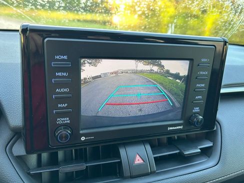 Used 2022 Toyota RAV4 LE FWD image 25