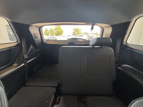 Used 2020 Chevrolet Traverse Premier FWD image 19