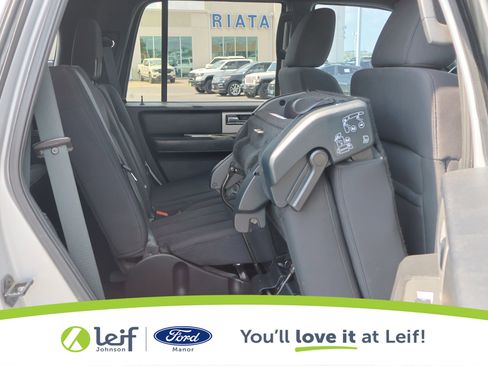 Used 2015 Ford Expedition XLT image 33