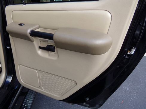 Used 2004 Ford Explorer Sport Trac 4x4 image 60