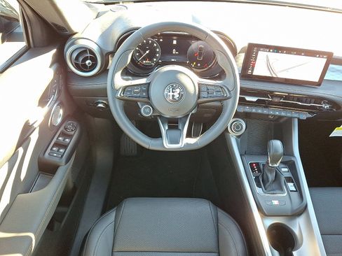 New 2025 Alfa Romeo Tonale w/ Premium Package image 7