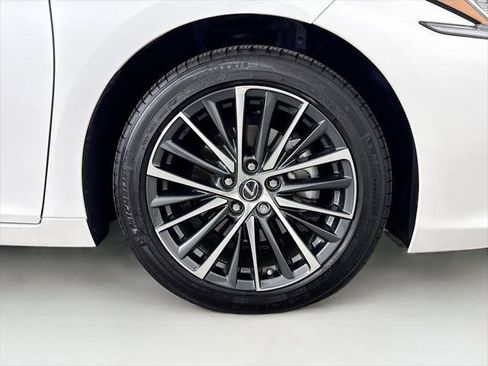 Certified 2025 Lexus ES 300h 300h w/ Premium Package image 30