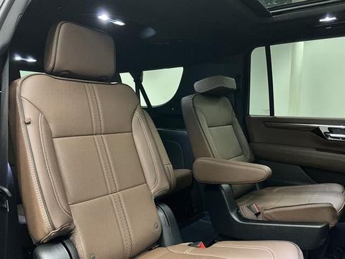 New 2026 Chevrolet Suburban High Country AWD/4WD image 39