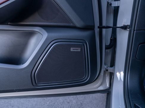 Used 2025 Porsche Macan image 19