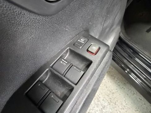 Used 2013 Honda Fit Sport image 17