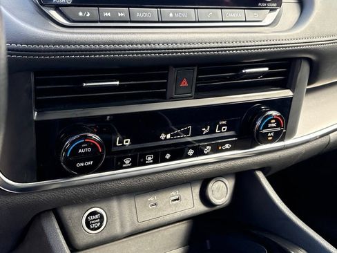 Used 2022 Nissan Rogue SV FWD image 26