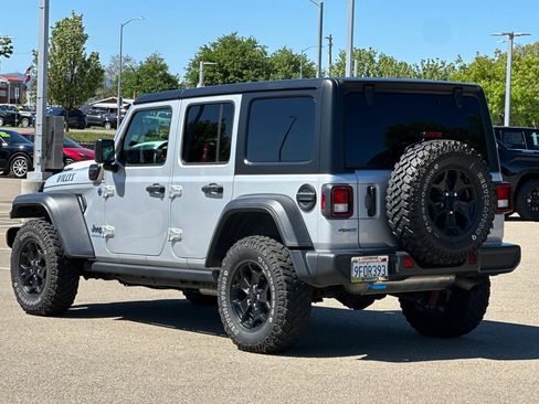 Used 2023 Jeep Wrangler Unlimited w/ Cold Weather Group image 6