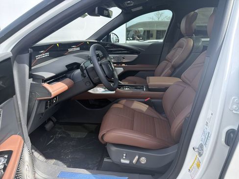 New 2026 Lincoln Nautilus Reserve image 5