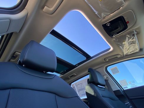 New 2026 Kia Sportage EX image 28