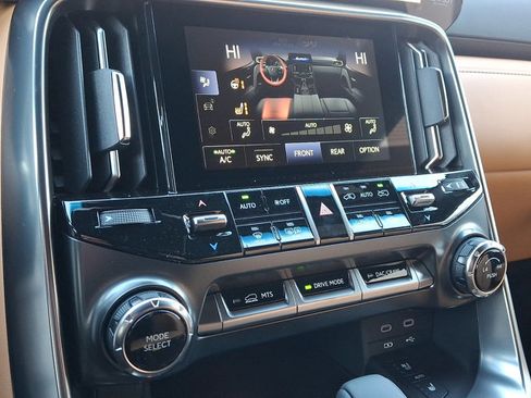 New 2026 Lexus LX 700h Luxury image 11