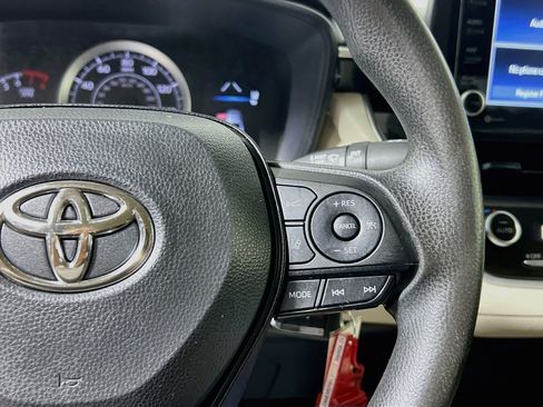 Used 2022 Toyota Corolla LE FWD image 19