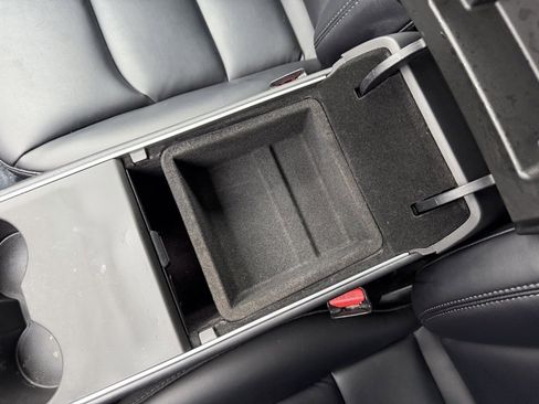 Used 2021 Tesla Model Y Long Range image 27